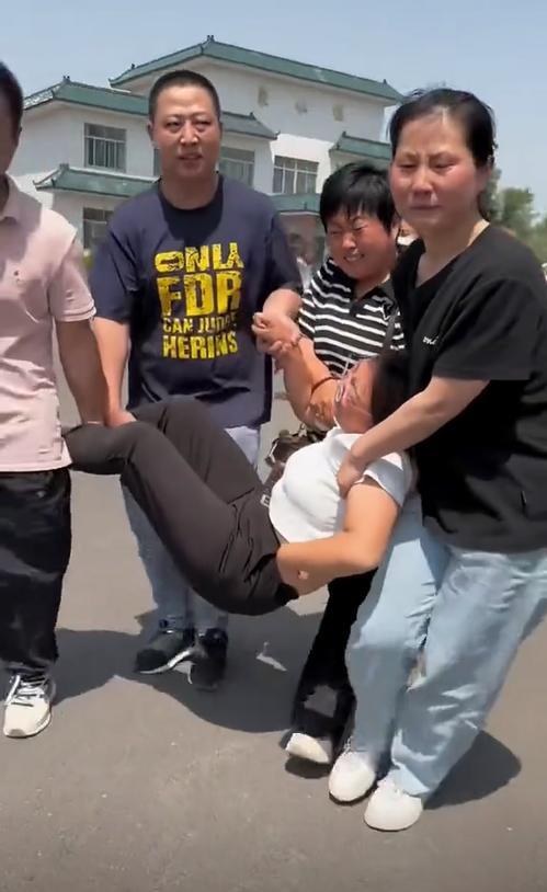 父母摸照片痛哭妻子崩溃晕厥车祸原因曝光CQ9电子最新网站34