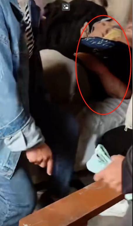 父母摸照片痛哭妻子崩溃晕厥车祸原因曝光CQ9电子最新网站34岁卡车司机去世(图7)