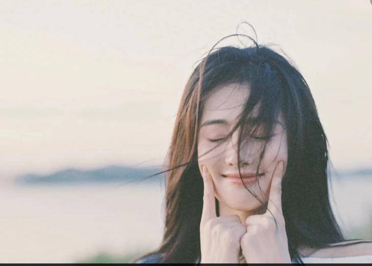 生日美照默默许愿幸福感十足！CQ9电子版